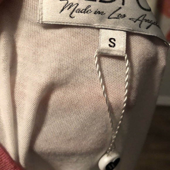 Super cute Wild Fox Tee - Picture 4 of 4